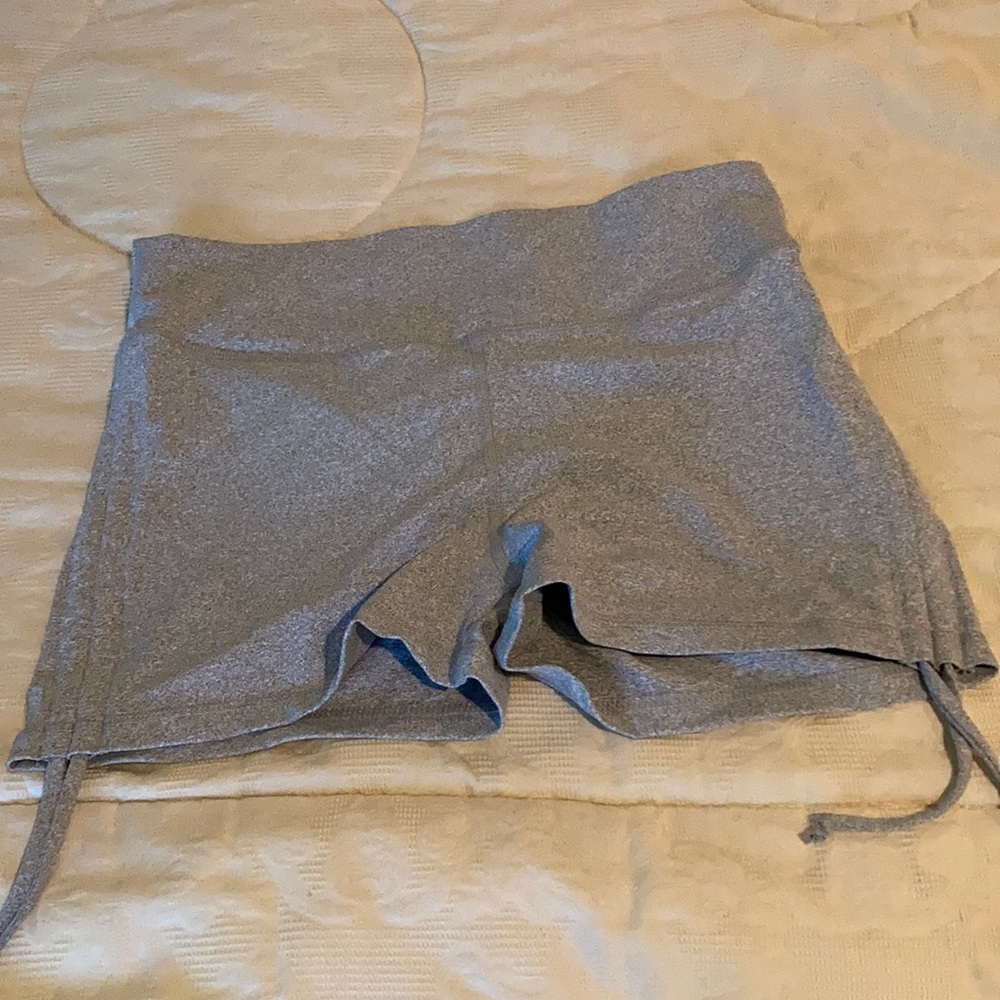 Zyia a crunchy butt shorts